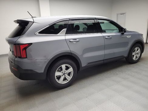 Used 2023 Kia Sorento LX FWD image 10