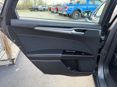 Used 2014 Ford Fusion SE image 8