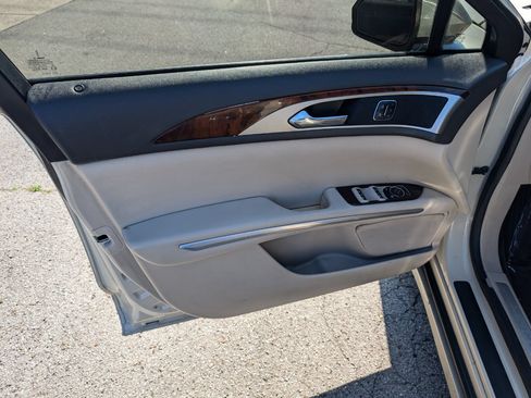 Used 2016 Lincoln MKZ Hybrid w/ Equipment Group 600A Reserve FWD image 8