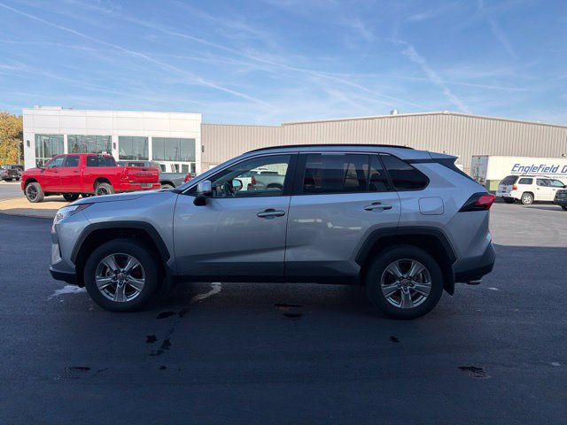 Used 2025 Toyota RAV4 XLE w/ Convenience Package AWD/4WD image 4