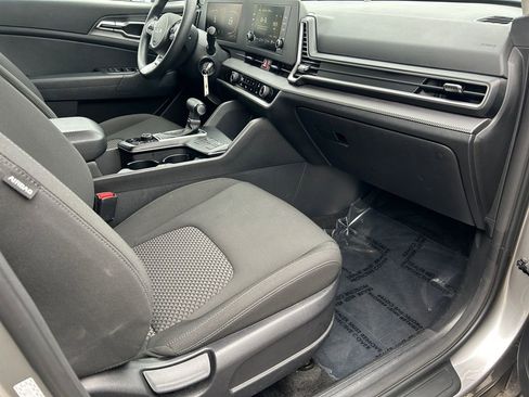 Used 2023 Kia Sportage LX image 27