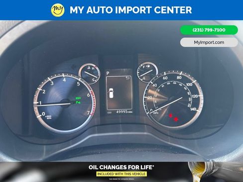 Used 2021 Lexus GX 460 Premium w/ Accessory Package AWD/4WD image 19