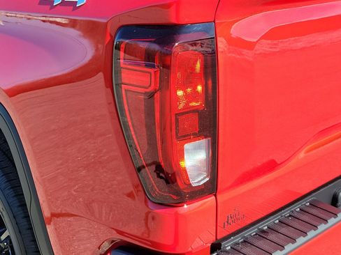 New 2026 GMC Sierra 1500 Elevation image 15