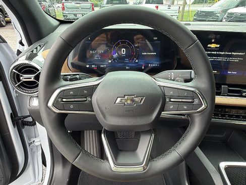 New 2026 Chevrolet Equinox ACTIV w/ Convenience Package III AWD/4WD image 19