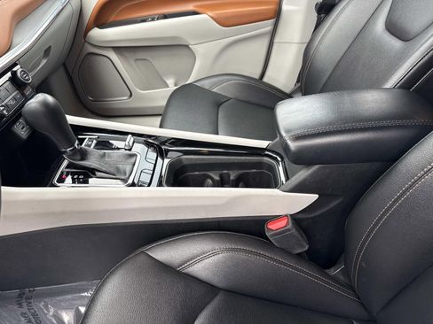 Used 2024 Jeep Compass Limited image 20