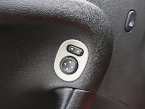 Used 2007 Pontiac Solstice GXP w/ Premium Package RWD image 32