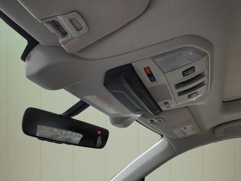 Used 2019 Subaru Ascent Limited w/ Popular Package #2A image 35