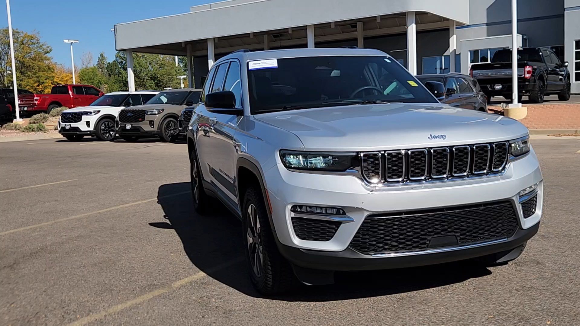 Used 2024 Jeep Grand Cherokee Limited 4xe AWD/4WD image 6