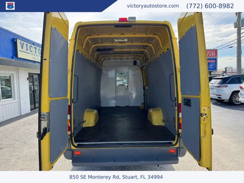 Used 2005 Dodge Sprinter 2500 w/ PWR Convenience Group RWD image 15