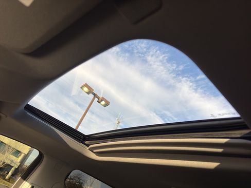 Used 2021 Chevrolet Silverado 1500 LT Trail Boss w/ LT Trail Boss Premium Package image 28