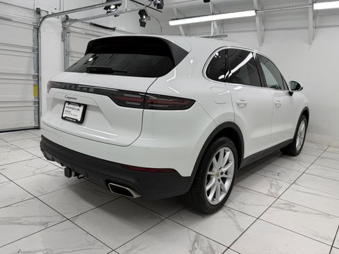 Certified 2023 Porsche Cayenne AWD/4WD image 12