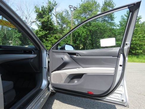 Used 2024 Toyota Camry LE AWD/4WD image 12