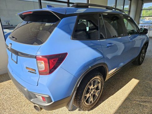 Used 2024 Honda Passport TrailSport image 2