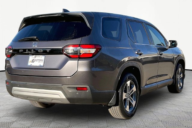 Used 2025 Honda Pilot EX-L image 5