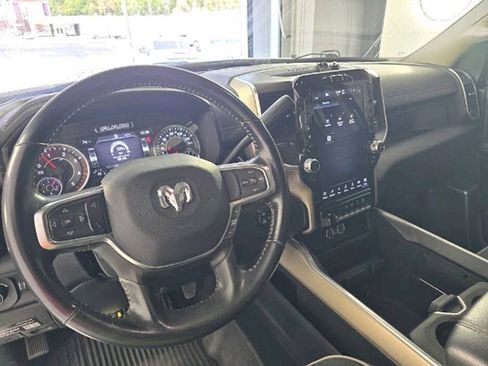 Used 2023 RAM 2500 Laramie AWD/4WD image 2