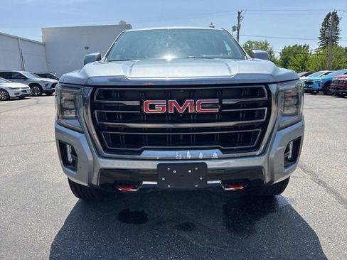 Used 2024 GMC Yukon AT4 w/ Technology Package AWD/4WD image 8