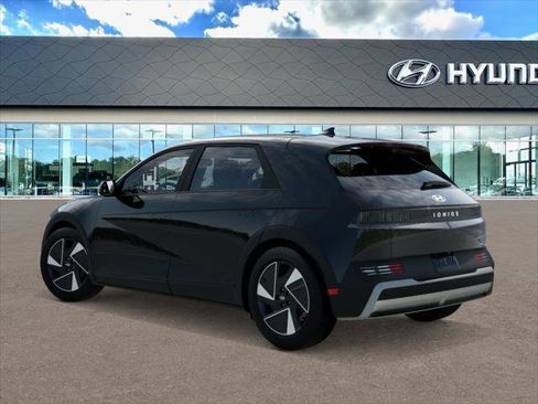 New 2026 Hyundai Ioniq 5 SE image 5