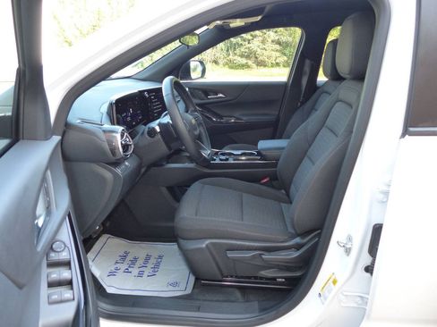 Used 2026 Chevrolet Equinox LT FWD image 21
