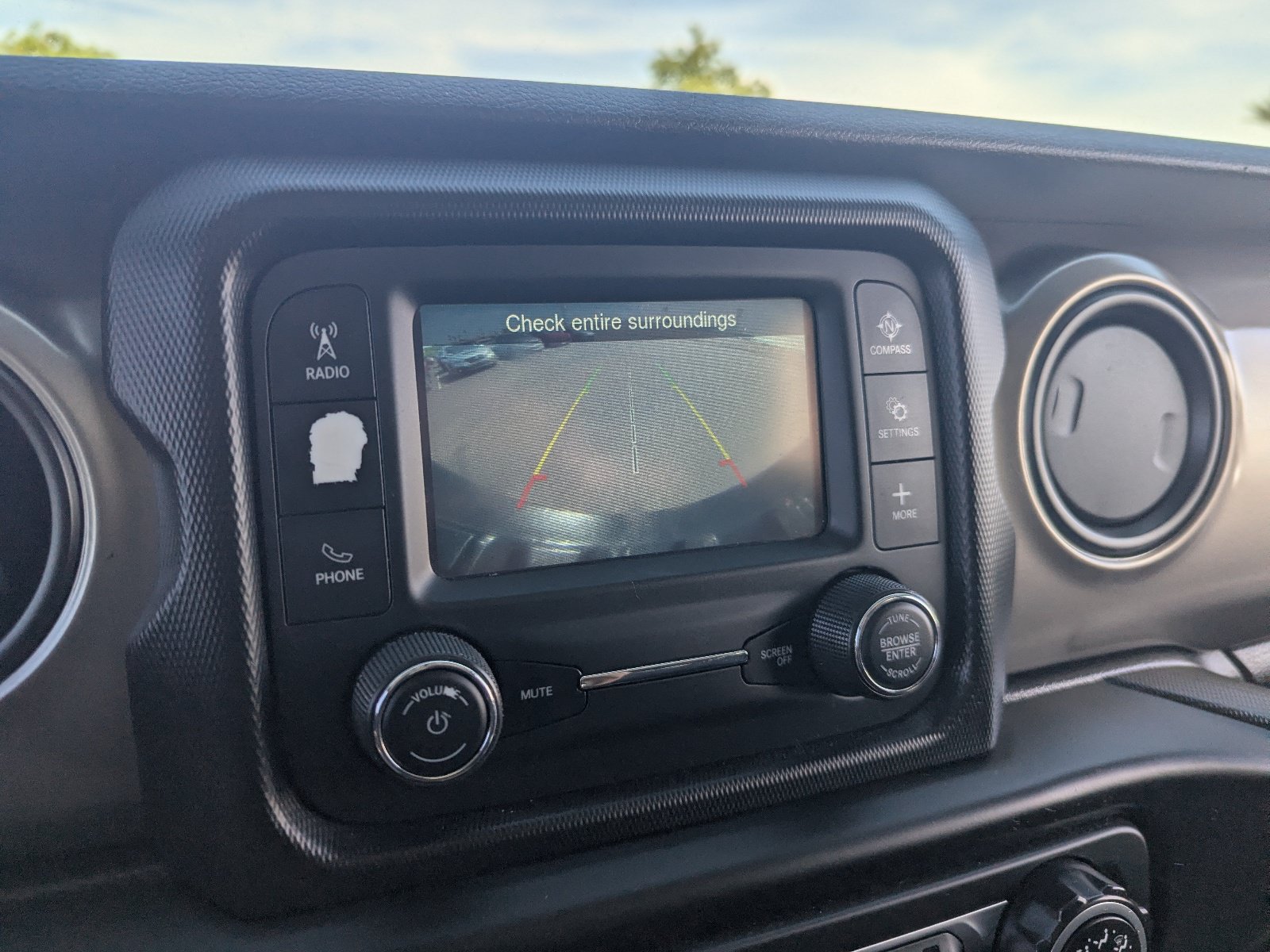 Used 2018 Jeep Wrangler Unlimited Sport S AWD/4WD image 25