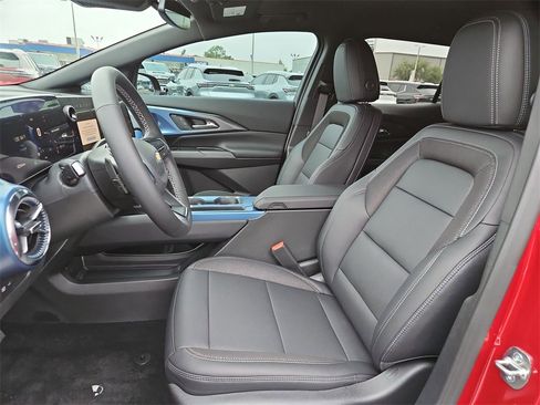 New 2026 Chevrolet Equinox EV LT image 11