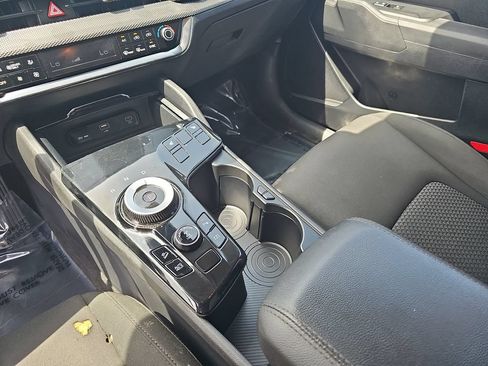 Used 2023 Kia Sportage LX AWD/4WD image 23
