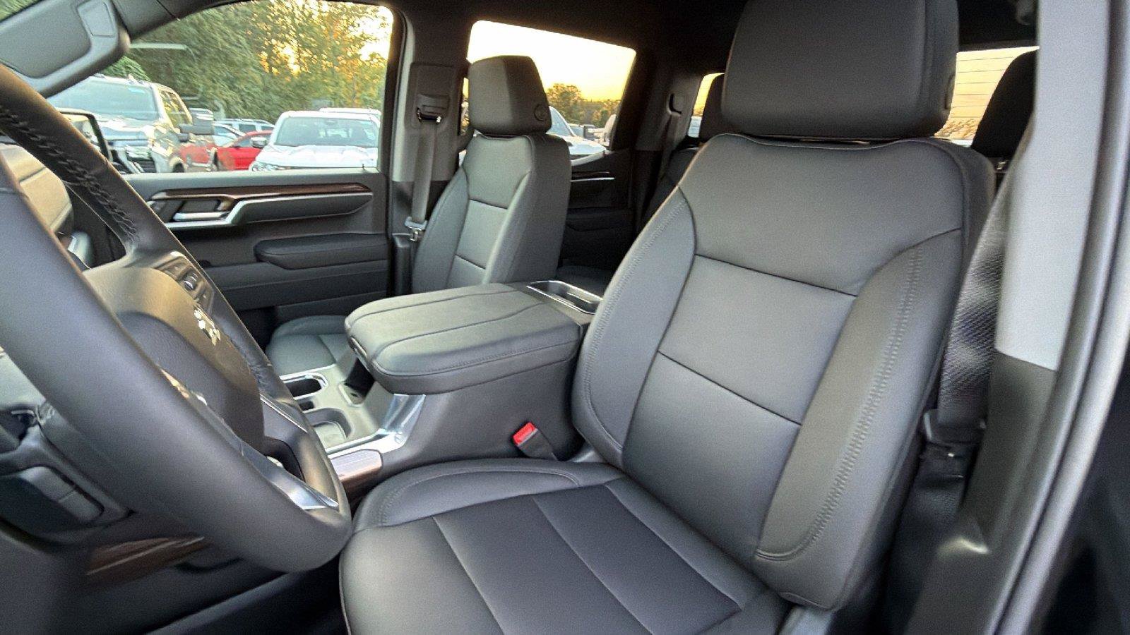 New 2026 Chevrolet Silverado 1500 RST w/ RST All Star Premium Package AWD/4WD image 4