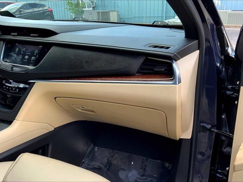 Used 2018 Cadillac XT5 Luxury w/ Driver Awareness Package image 34