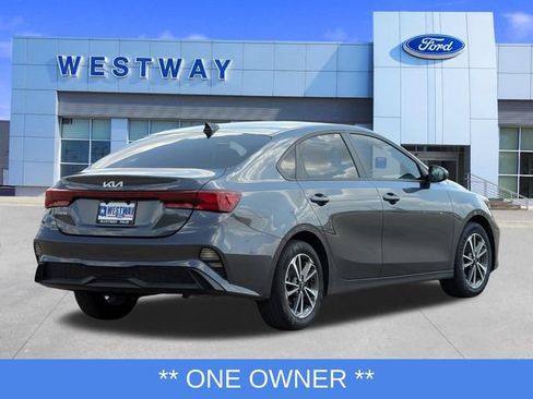 Used 2023 Kia Forte LXS FWD image 3