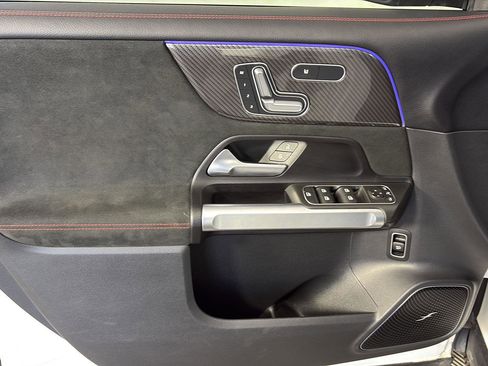 Used 2023 Mercedes-Benz GLB 35 AMG 4MATIC image 28