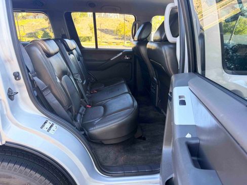 Used 2011 Nissan Pathfinder Silver image 31