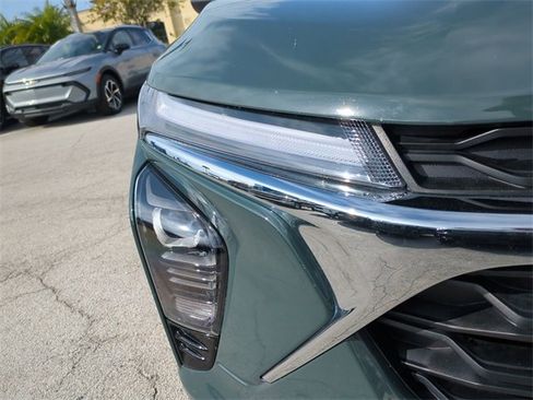 Certified 2025 Chevrolet Trax LT image 10