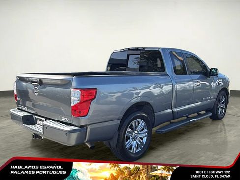 Used 2017 Nissan Titan SV RWD image 6
