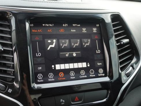 Used 2019 Jeep Cherokee Limited FWD image 23