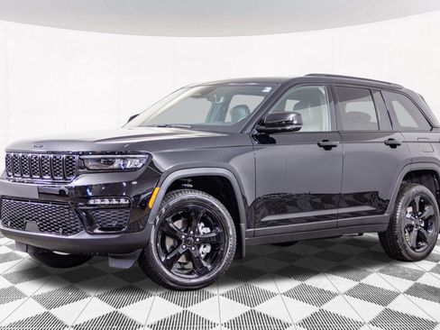 New 2025 Jeep Grand Cherokee Limited w/ Luxury Tech Group II image 2