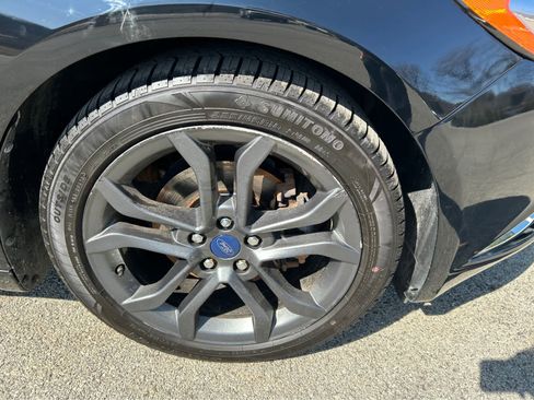 Used 2018 Ford Fusion SE w/ Equipment Group 601A image 32