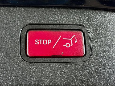 Used 2017 Mercedes-Benz GLA 250 4MATIC image 30