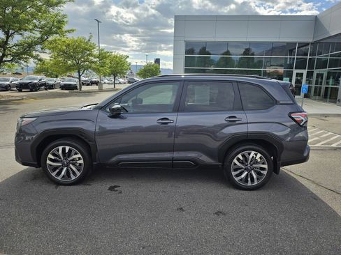 Used 2025 Subaru Forester Touring w/ Touring Package AWD/4WD image 10