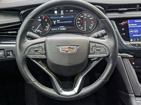 Used 2023 Cadillac XT6 Premium Luxury w/ Technology Package image 11