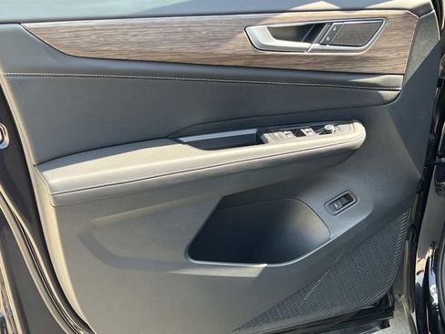 New 2025 Volkswagen Atlas SEL image 9