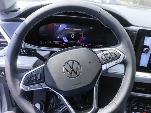New 2025 Volkswagen Taos SE image 24