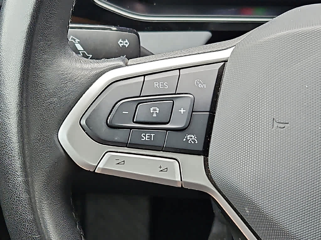 Used 2025 Volkswagen Jetta SE FWD image 19