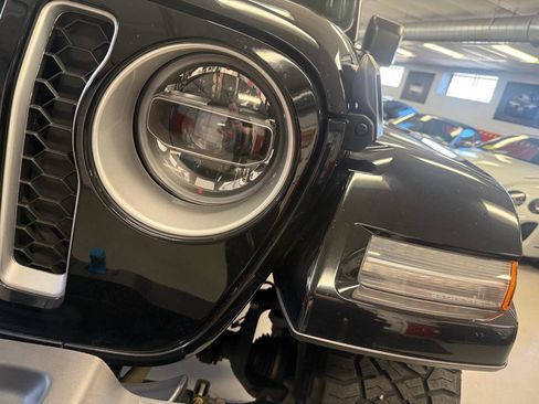 Used 2022 Jeep Wrangler Unlimited Sahara w/ Cold Weather Group image 25