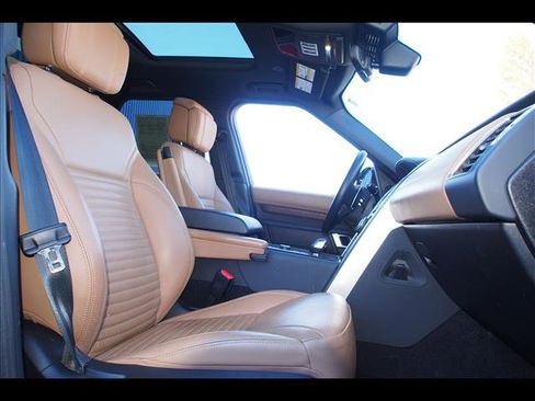 Used 2023 Land Rover Discovery HSE R-Dynamic image 11