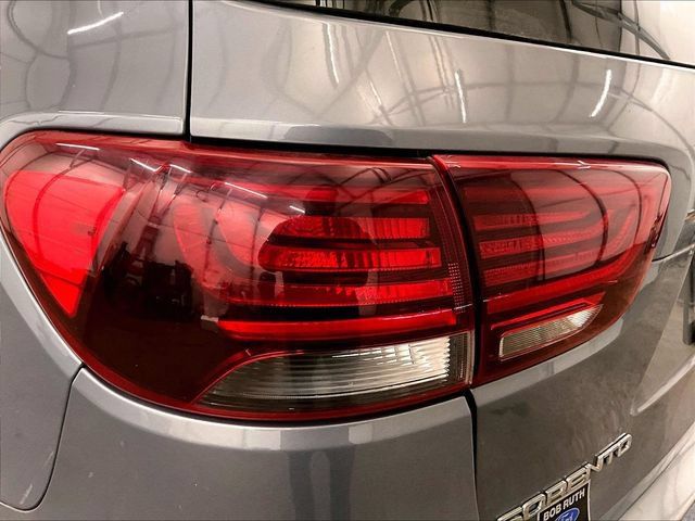 Used 2020 Kia Sorento LX w/ LX I4 Convenience Package AWD/4WD image 30