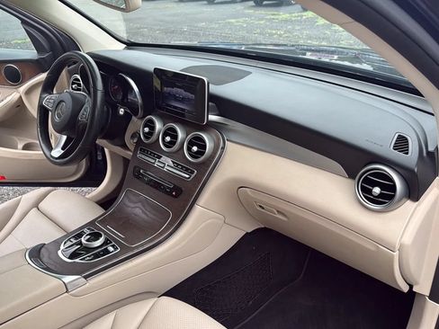 Used 2019 Mercedes-Benz GLC 300 4MATIC image 13