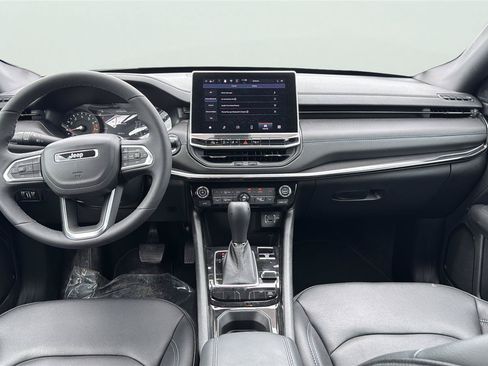 Certified 2026 Jeep Compass Limited AWD/4WD image 9