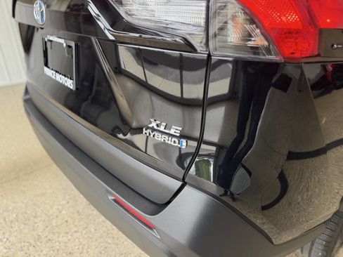 Used 2021 Toyota RAV4 XLE w/ Convenience Package AWD/4WD image 21