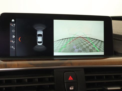 Used 2018 BMW 330i xDrive Sedan AWD/4WD image 6
