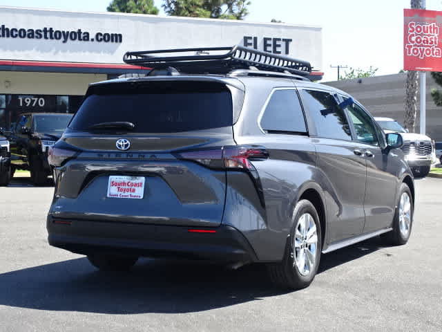Certified 2025 Toyota Sienna XLE w/ XLE Plus Package FWD image 11