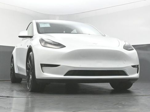 Used 2022 Tesla Model Y Performance AWD/4WD image 48